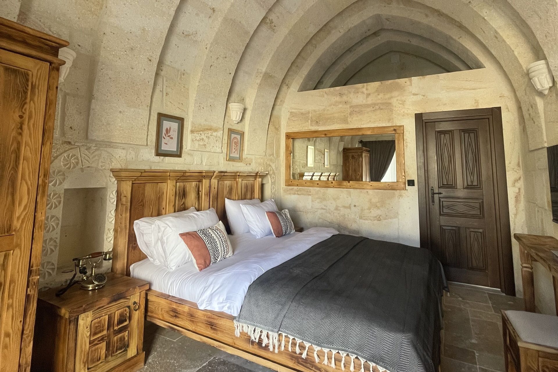 Kemer tavanlı taş oda
